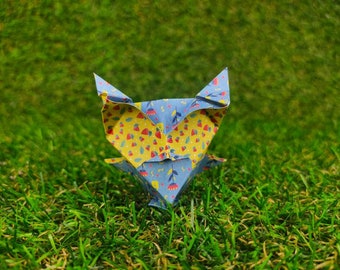 Handmade and customizable origami owl