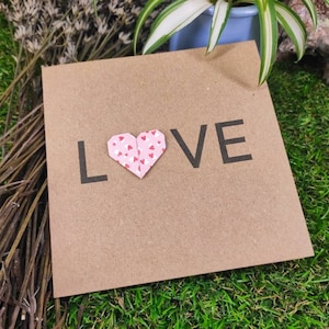 Karte mit Origami zum Valentinstag mit Umschlag