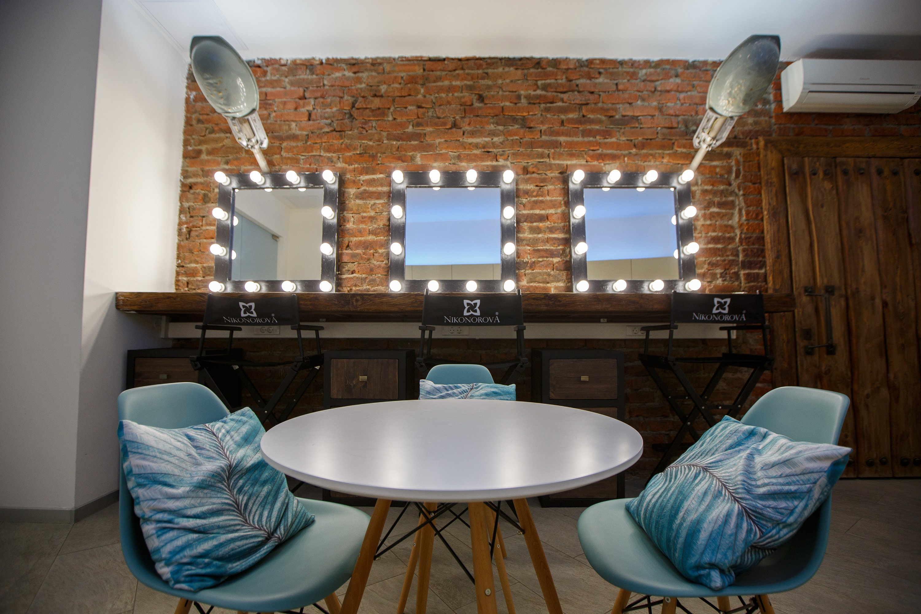 Free Hollywood Style Vanity Makeup Mirror With Lights White Color Old Furniture Personalized Size