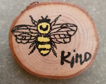 Bee gift / Bee badge / Pin badge