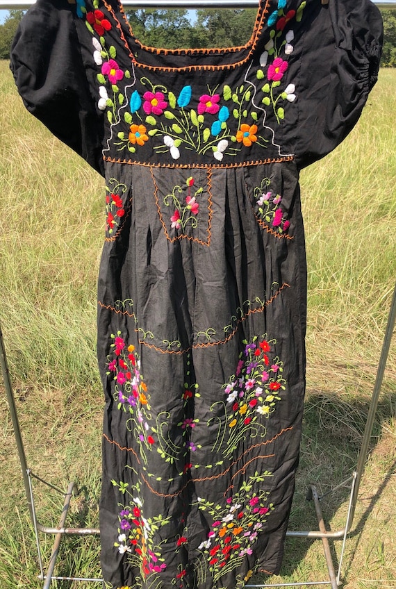 Vintage Mexican embroidery dress