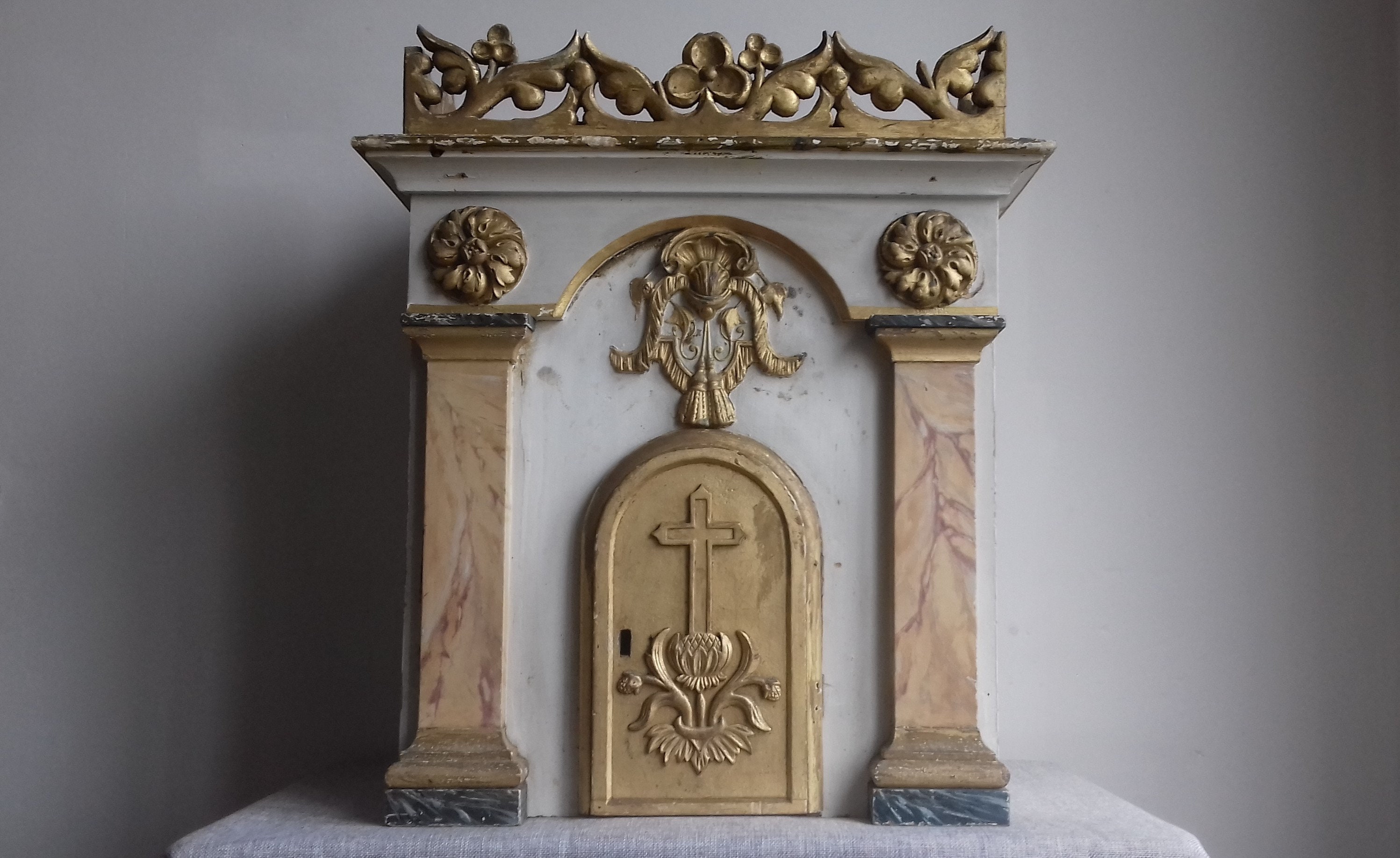 Antique Tabernacle En