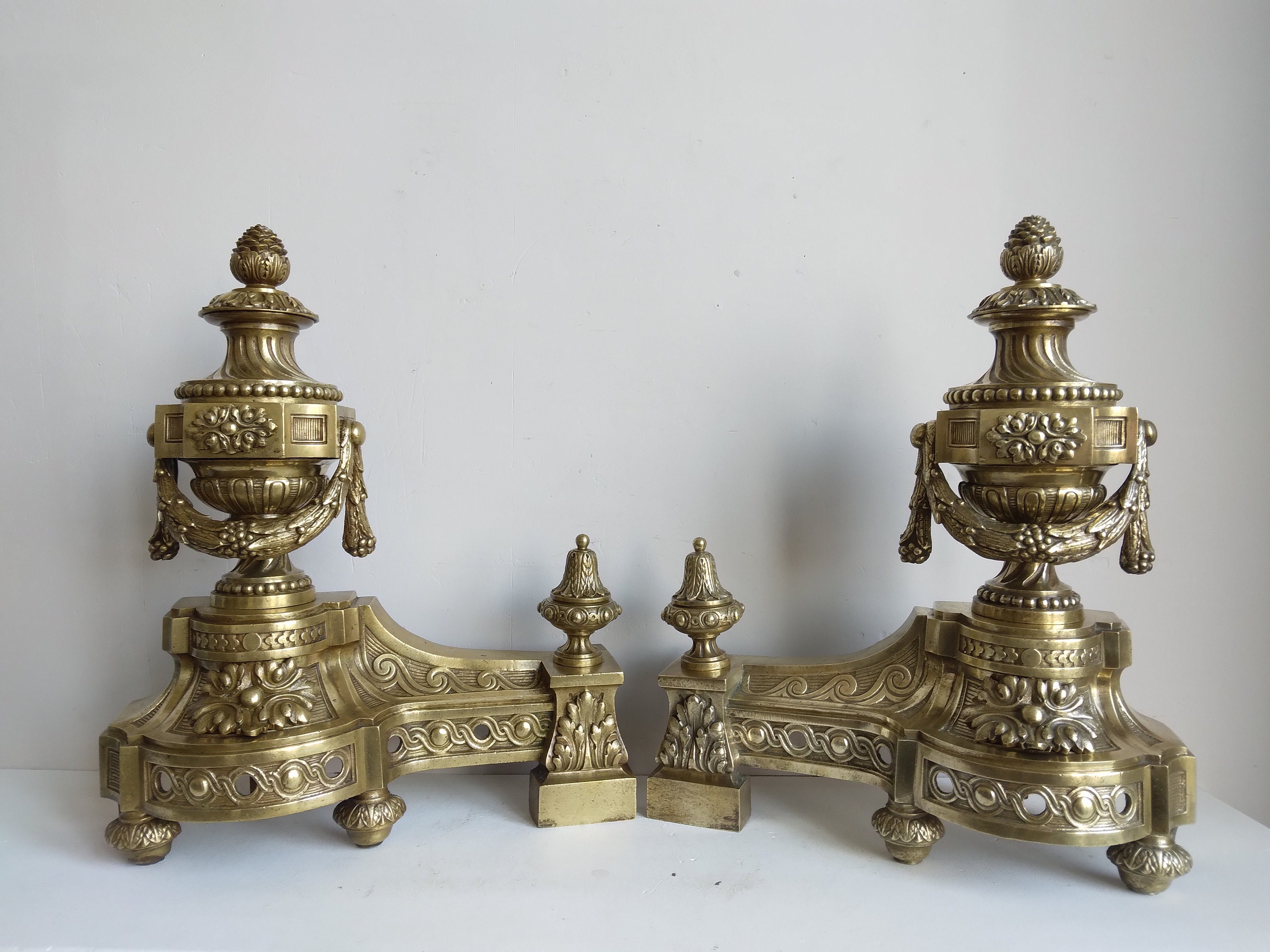 Paire de Chenets en Bronze Doré Style Louis Xvi