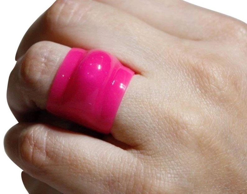 Non-Latex Wedding Ring Guard Safe Ring Cover for Sports & DIY carering protectors Pink