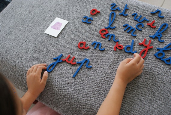 Planche Alphabet Montessori En Bois – Lettres Rugueuses Rouges Et Bleues – Matériel D’Apprentissage Tactile Pour Maternelle Et Éveil Dès 3 Ans