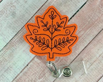 Portatarjetas retráctil con forma de hoja, portatarjetas de otoño, clip para tarjetas de otoño, credencial de enfermera, portatarjetas de identificación retráctil, regalos para enfermeras, credencial de Halloween