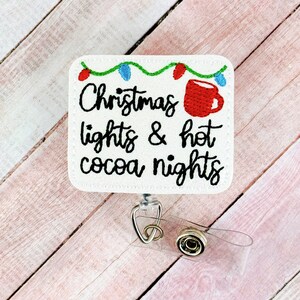 Christmas Lights and Hot Cocoa Nights Ausweisrolle, Krankenschwester Ausweishalter, Weihnachten Ausweisrolle, Krankenhaus Schlüsselband, Mitarbeiter Geschenk, Badge Buddy