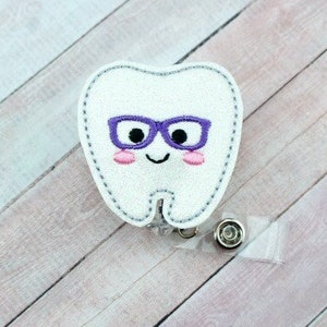 Tooth Badge Reel, Dental Hygienist Gift, Dentist Gift, Tooth ID Badge, Dentist Gift, Retractable ID Holder, Dental Assistant Gifts