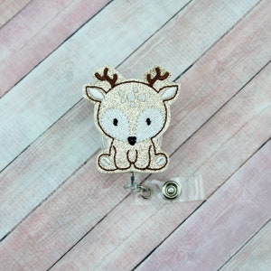 Deer Badge Reel, Winter ID Badge, Christmas Badge Holder,  Retractable Badge, Teacher Lanyard, Gifts for Nurses, Name Tag Badge, Badge Clip