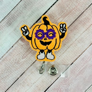 ピースパンプキンバッジリール、レトロなハロウィンIDバッジホルダー、秋のIDバッジホルダー、名札クリップ、交換可能なバッジトッパー、バッジクリップ