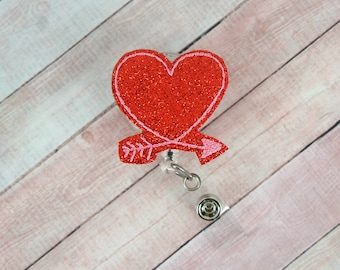 Bobine d'insigne de la Saint-Valentin - Bobine d'insigne de flèche de coeur - Cordon de coeur - Cadeau d'infirmière - Bobine d'insigne d'enseignant - Porte-badge d'identification rétractable