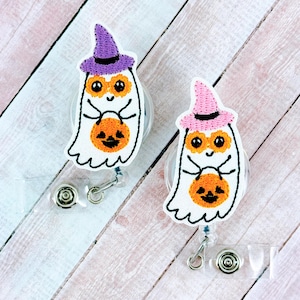 Retro Halloween Ghost Badge Reel, Nurse Badge Clip, Fall ID Badge Holder, Coworker Gift, Retractable ID Holder, Medical Badge, Badge Buddy