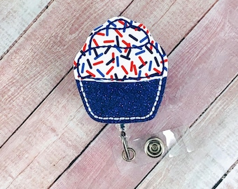 4. Juli Cupcake Abzeichen Reel, Krankenschwester Geschenke, glitzernde Abzeichen Reel, Abzeichen Clip, ID Badge Halter, 4. Juli Abzeichen Reel, Krankenschwester Abzeichen Reel