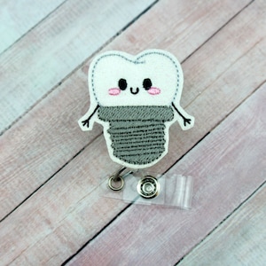 Bobine d'insigne d'implant dentaire - Cadeau de dentiste - Bobine d'insigne de dent - Porte-insigne de dent - Tirette d'insigne - Insigne de dent - Longe - Porte-badge