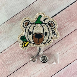 Kürbis-Bär-Abzeichen-Rolle, Krankenschwester-Abzeichen-Halter, Halloween-Abzeichen-Clip, medizinischer Abzeichen-Clip, Mitarbeiter-Geschenk, Abzeichen-Buddy, Krankenschwester-Geschenk