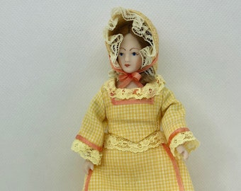 Muñeca Doll Miniature Doll