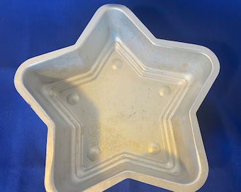 Vintage Metal Star Mold, 8 3/4 inch, Candle, Tart, Soap, Cake, Candy, Pastry, - Kitchen Bakery Patriotic Decor, USA