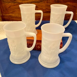 Set of 4 Vintage 1930&#39;s Federal White Milk Glass 6&quot; Beer Stein/ Mug with Embossed Raised Tavern Pub Scene