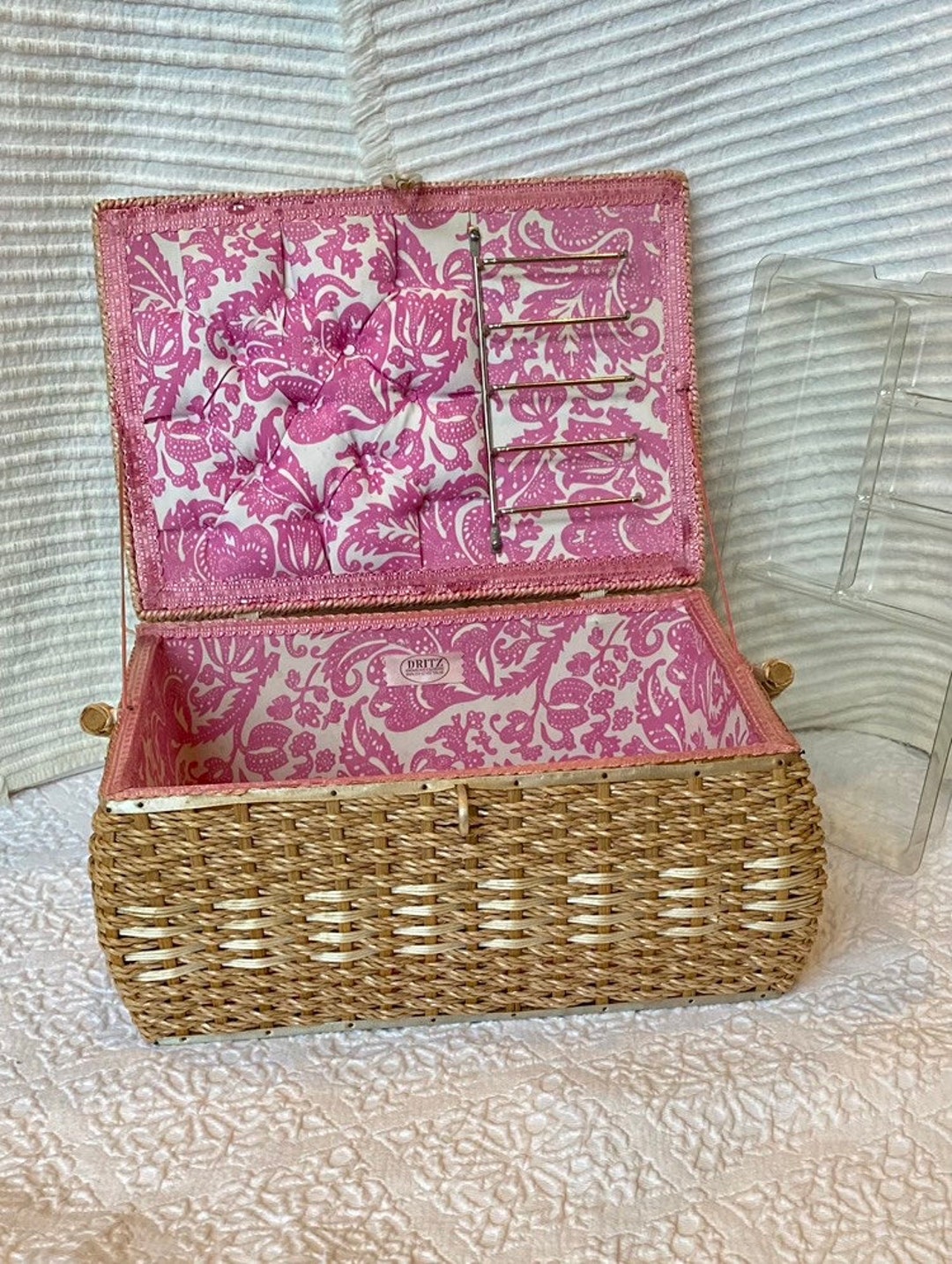 Craft Sewing Basket, Woven Rattan, Pink, Original Tray Insert, Dritz