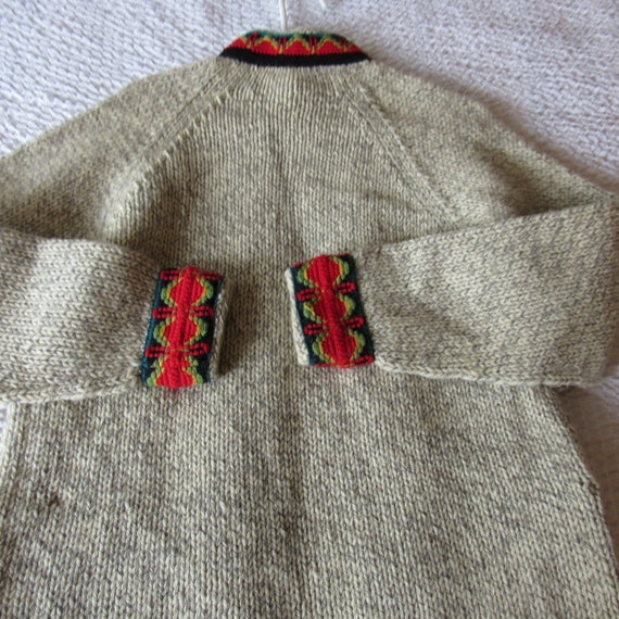 Vintage Crewel Wool Cardigan Sweater Gray Red Cream Metal Closure Brooks Brother