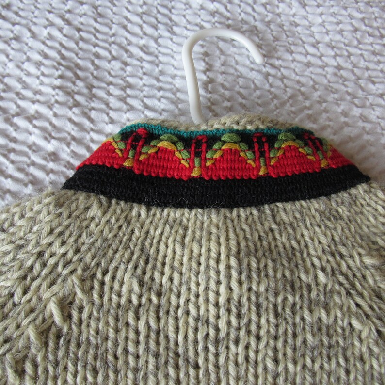 Vintage Crewel Wool Cardigan Sweater Gray Red Cream Metal Closure Brooks Brother