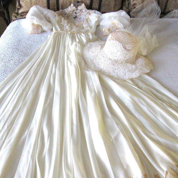 70's Wedding Dress 4 Hat CottageCore Lace Train X… - image 1