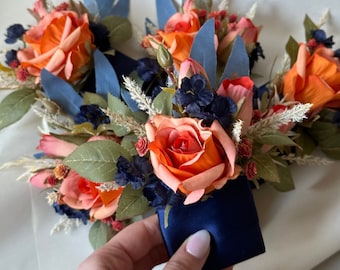 Naranja óxido azul marino bolsillo Boutonniere boda Boho ramo de boda vegetación flores artificiales ramo de dama de honor