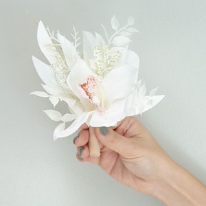 Orchid Boutonniere Boutonnieres Wedding Boutonnière Boutonnieres Corsages Groomsmen Groom Green Artificial Wedding Flowers Wedding Decor