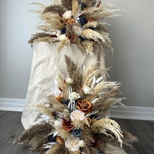 2er Set Orange Pampas Aisle Blumen Boden Dusty Blue Hochzeit Aisle Marker Laube Arrangements Blumen Eukalyptus Hochzeit Rust Terracotta