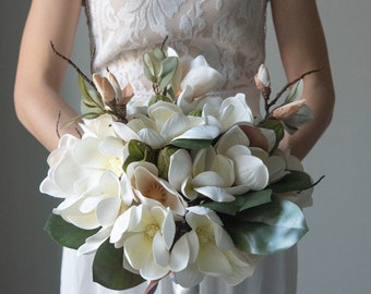 Bouquet de mariée magnolia Magnolia blanc avec verdure Mariage Boho Bouquet de mariée Ivoire Bouquet de mariage Fleurs de verdure Bouquet de demoiselle d'honneur
