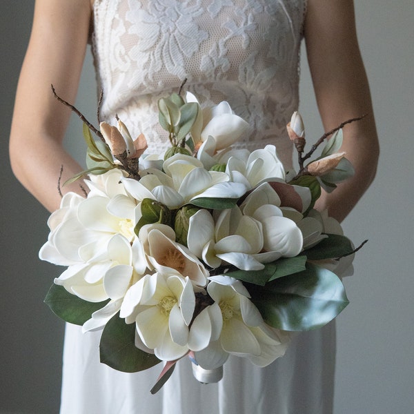 Bouquet de mariée magnolia Magnolia blanc avec verdure Mariage Boho Bouquet de mariée Ivoire Bouquet de mariage Fleurs de verdure Bouquet de demoiselle d'honneur