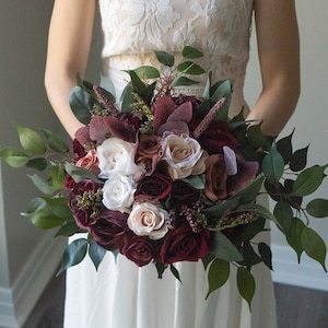 Viva Magenta Boho Bourgogne Rose pâle Mariage Boho Bouquet de mariée Bouquet de mariage Verdure Fleurs artificielles Bouquet demoiselle d’honneur Terre cuite