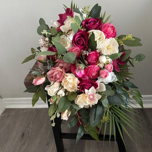 Fuchsia Viva Magenta Anemone Hot Pink Deep Pink Wedding Bouquet Tropical Green Flower Bouquets Bridal Wedding Marsala Pink Bouquets