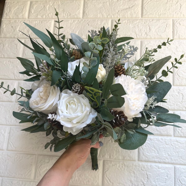 Christmas Winter Bouquet Pine Cones White Wedding Bouquet White Ivory Bouquet White Flowers Bridal Bouquet Eucalyptus Wedding Wedding Decor