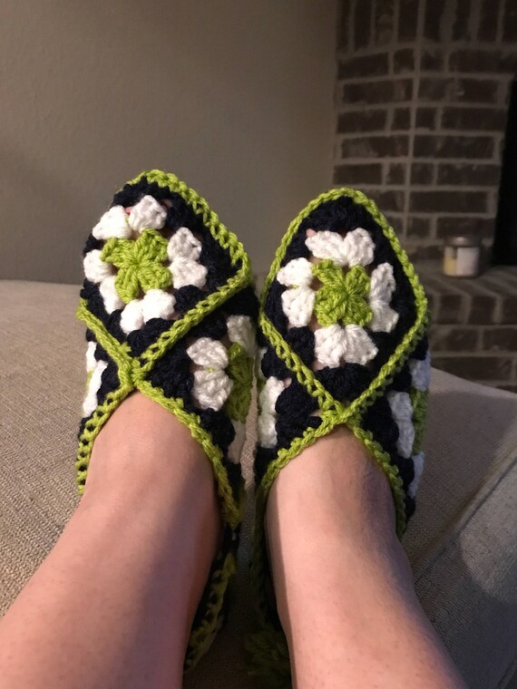 granny slippers with pom pom