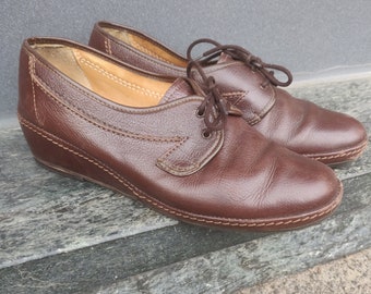 50s Style Brown Laced Up Moccasin Low Heel Resistant and Comfortable True Original Vintage Made in Italy