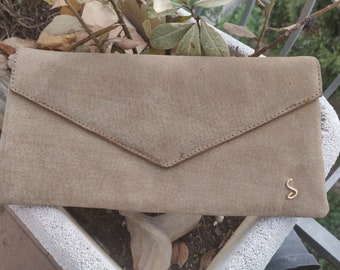 80s soft suede beige ladies flap top purse clutch Hand Evening Bag Made in Italy Original Vintage Pochette