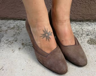 Vintage Shoes in Taupe Brown Suede Stiletto Made in Italy Vintage Original