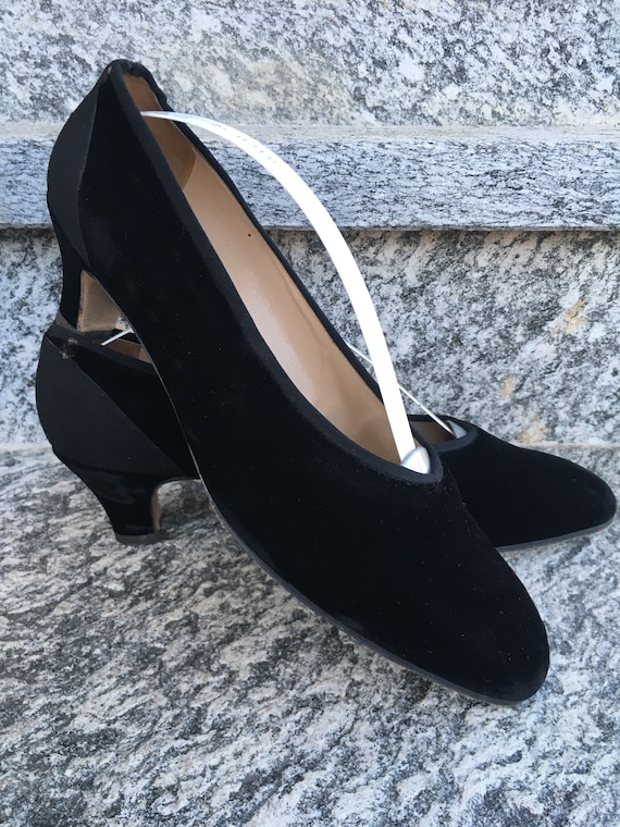 Crushed velvet pumps deals