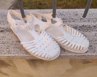 Sea Side Summer Water Sandals in White Rubber Size 36 - 37 True Original Vintage Made in Italy by Francis