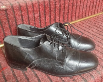 80s Shiny Blak Leather Oxford Tie Shoes Classic Men's Shoes True Original Vintage Made in Italy by Giorngio De Rossi