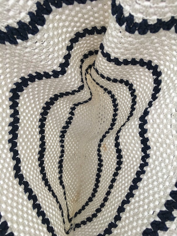 White and Navy Big Crochet Bag - Vintage - Made i… - image 8