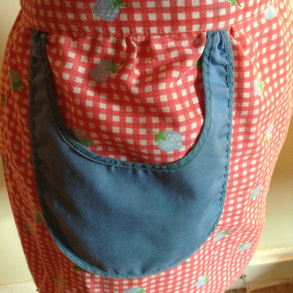 Apron - Strawberries - image 4