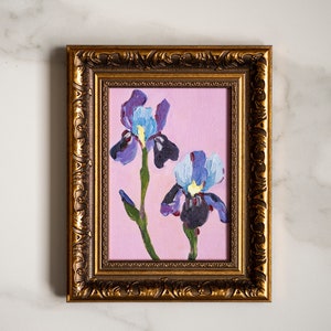 Pintura al óleo original de lirios de 5 x 7 pulgadas, decoración interior acogedora de color rosa intenso, regalo del día de San Valentín para ella, pintura de flores azul índigo, arte original