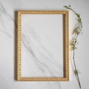 A4 - 21x30x30cm Vintage Bilderrahmen Gold – Kunstvoller Bilderrahmen für Urkunde, Kunstdiplom, Foto, Urkunde oder Kunst – Handgefertigter Bilderrahmen