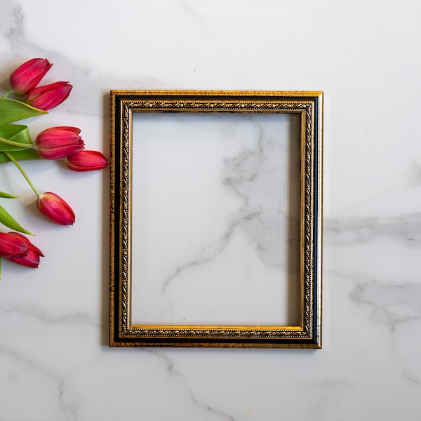 Schwarz goldener Holzrahmen im Vintage Stil - Handgefertigtes Wanddekor für die Galerie