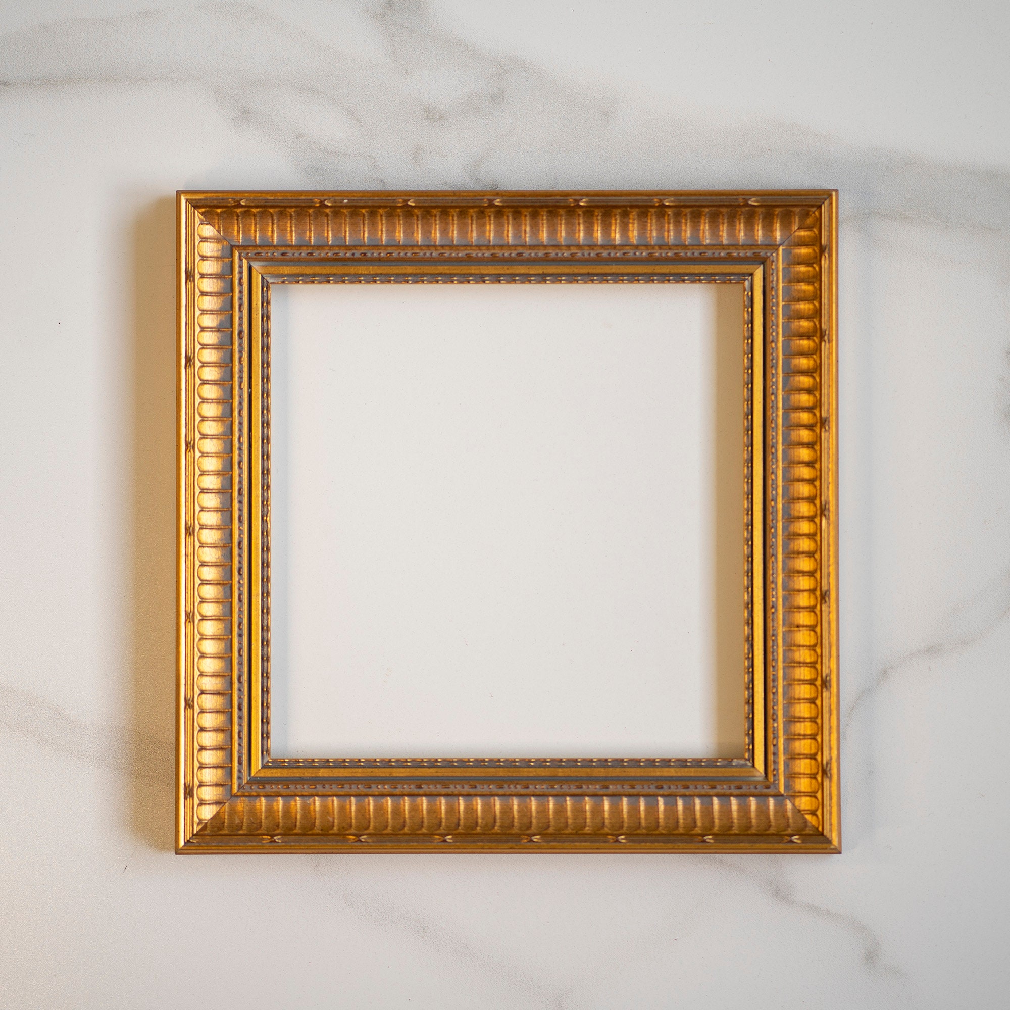 神戸文子　油彩画 ゴールドフレーム 約A4サイズ 神戸文子 油彩画 ゴールドフレーム 約A4サイズ 神戸文子 油彩画