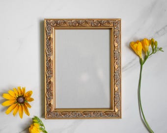 Marco de madera dorado ornamentado vintage de 5 x 7 pulgadas - Arte de pared de galería hecho a mano
