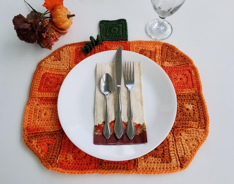 Crochet Pumpkin Placemat PATTERN ONLY seasonal holiday decor table setting place setting Halloween Fall Autumn Thanksgiving Jack-o'lantern image 3