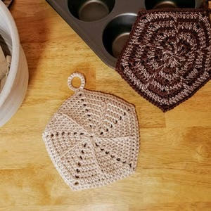 Crochet Spikes and Stripes Potholder PATTERN ONLY kitchen accessory heat hot pad oven gift for her double thickness cotton pentagon shaped image 3